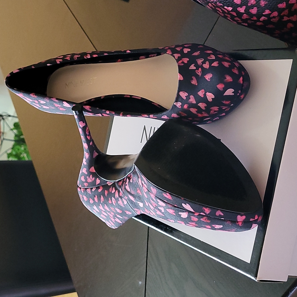 Shoes and handbag - Picture 2 of 6